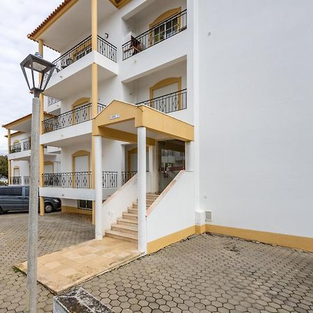 Im On Padme'S Place Lagos Exterior photo